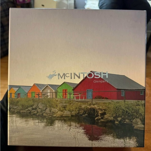 McIntosh Glengarry souvenir mug set, Glengarry Highland Games, fine bone china - Picture 3 of 4